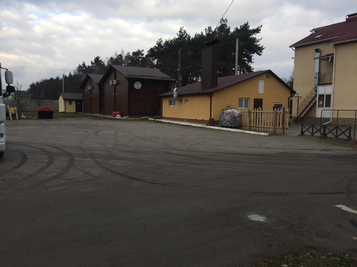 Podilskii Dvir Yakushintsy Exterior photo
